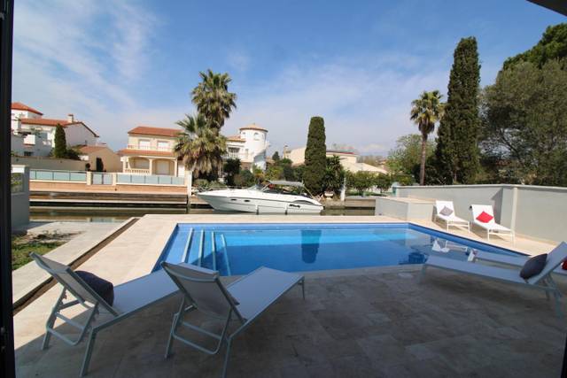 Casa-chalet en Venta en Carrer Norfeu en Cap Ras - Creus - Falconera