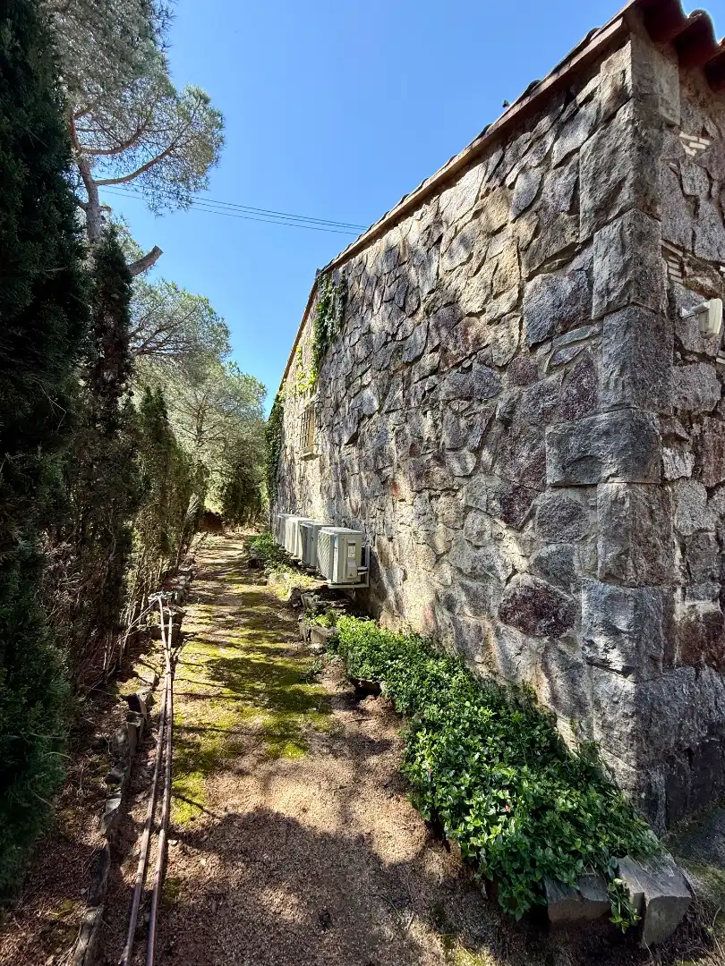 Vista exterior de Finca rústica en venta en Sant Feliu de Guíxols con Aire acondicionado, Calefacción y Jardín privado