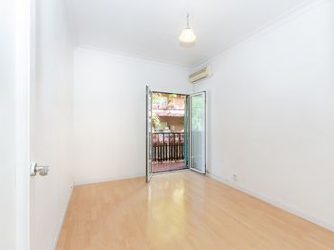 Piso con balcón en venta en Carrer de Gènova