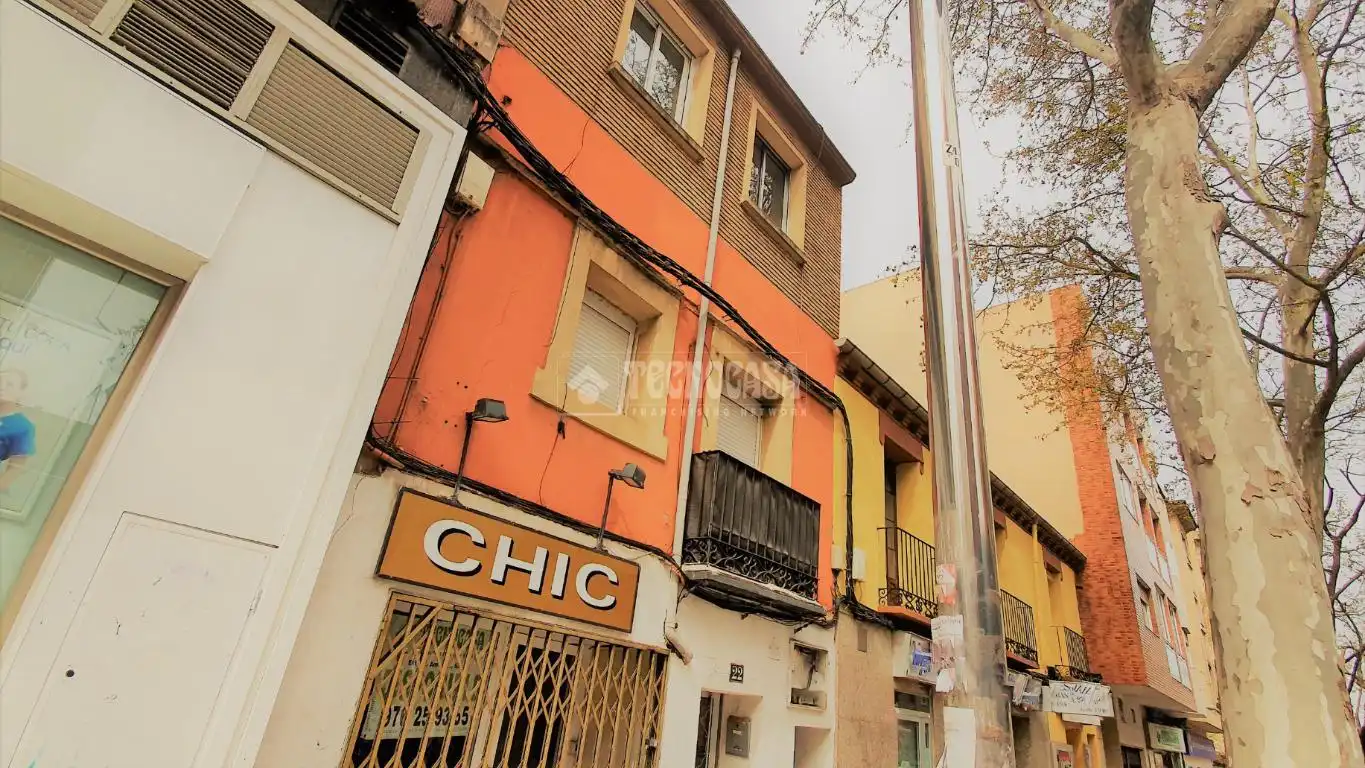 Außenansicht von Gebäude zum Verkauf in Zaragoza