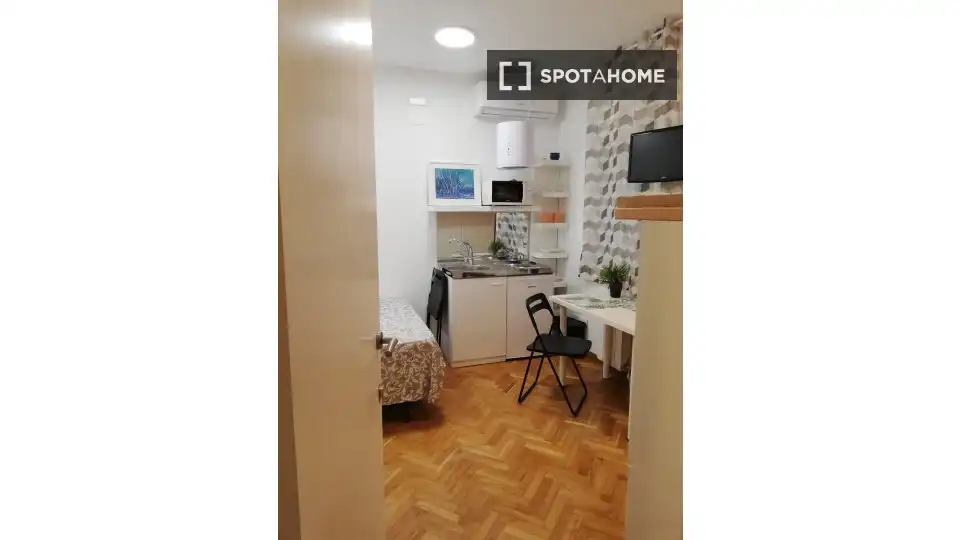 Bedroom of Flat for rent in Eixample
