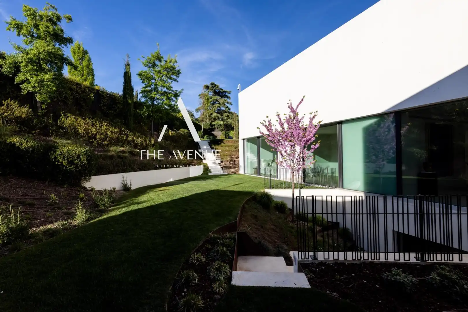 Exterior view of Houses for sale in Pozuelo de Alarcón  with Heating and Swimming Pool