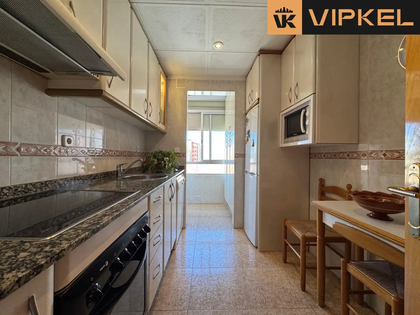 Küche von Wohnung zum Verkauf in Cornellà de Llobregat mit Klimaanlage, Heizung und Terrasse