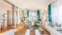 Living room of Apartment for sale in  Madrid Capital  with Air Conditioner, Heating and Parquet flooring