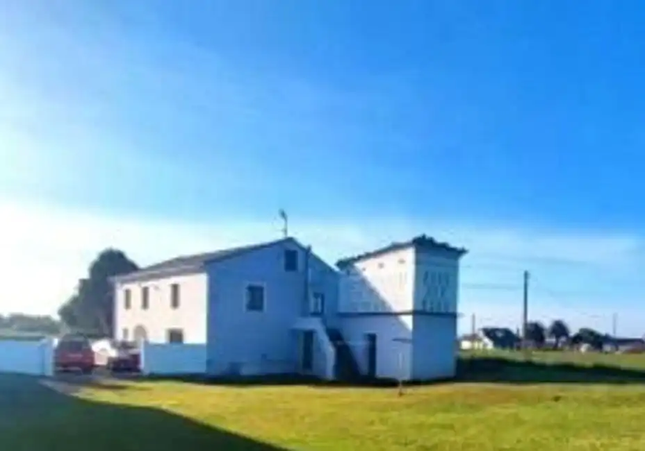 Vista exterior de Casa o xalet en venda en Tapia de Casariego amb Jardí privat i Traster