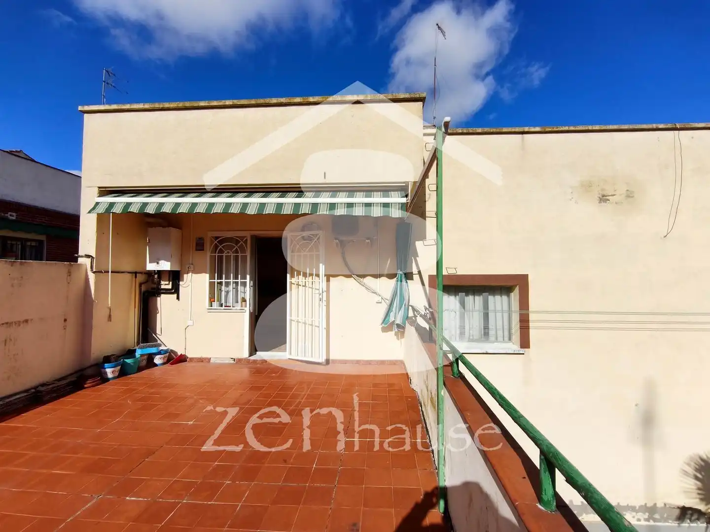 Exterior view of Flat for sale in Valdemoro  with Air Conditioner and Terrace