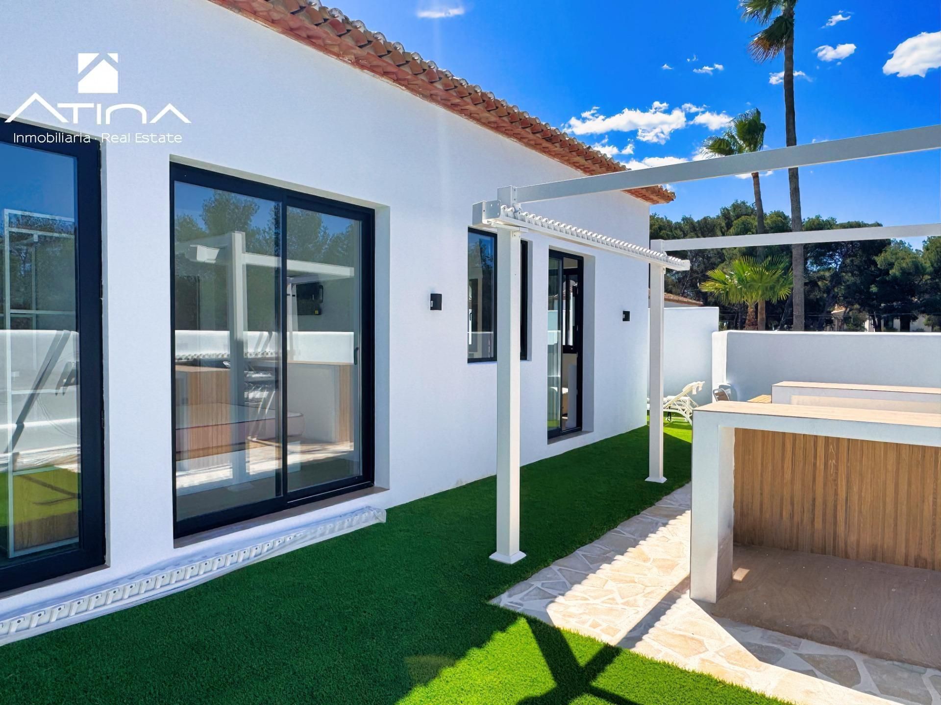 Terrace of Single-family semi-detached for sale in Jávea / Xàbia  with Private garden, Swimming Pool and Furnished