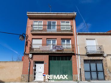Pis amb balcó en venda a Calle San Antón
