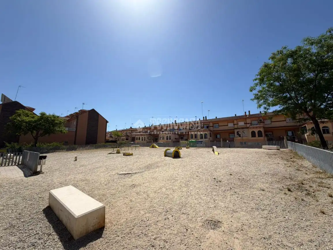 Piso en venta en Linares con Balcón
