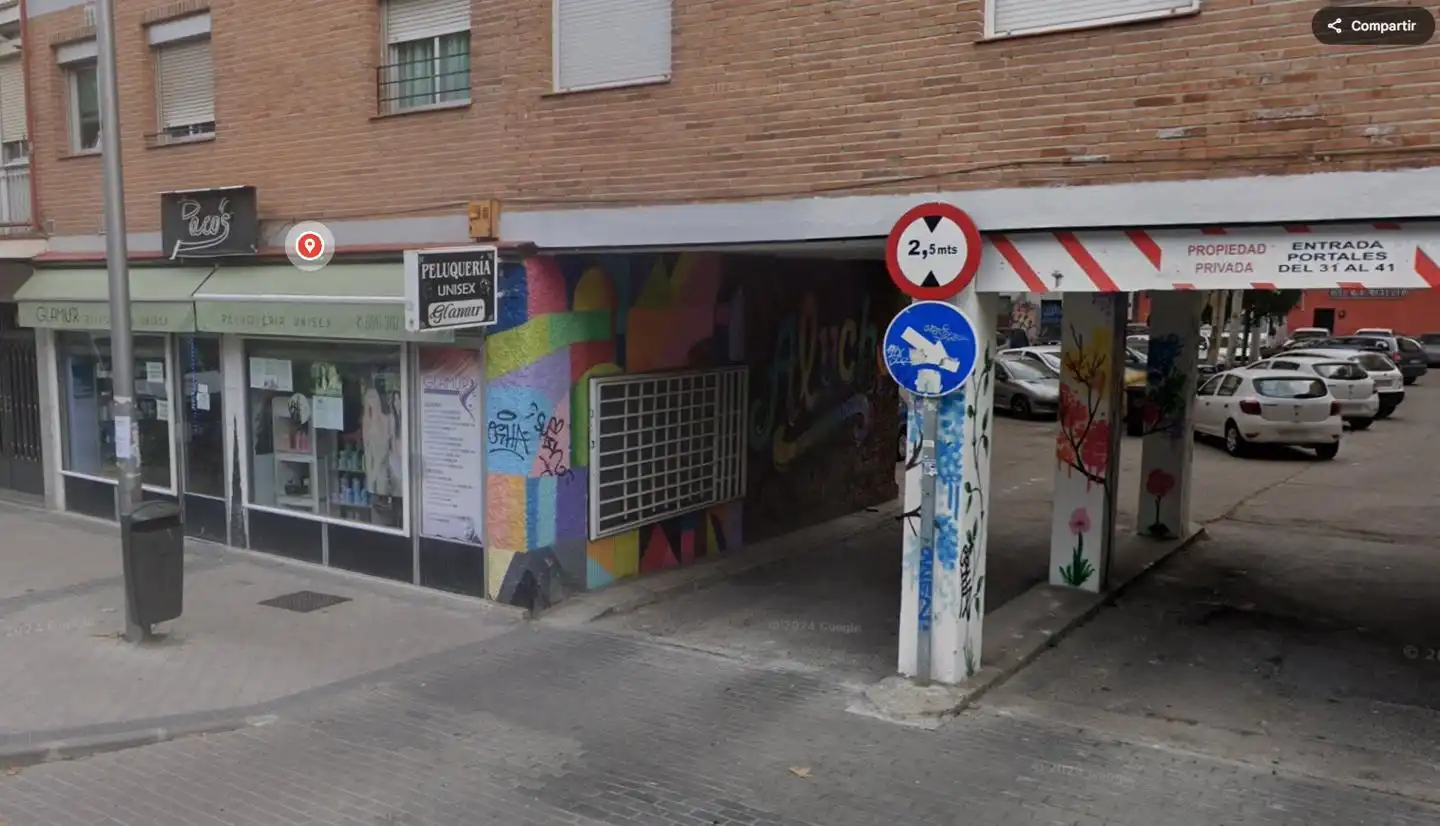 Aparcament de Local en venda en Madrid