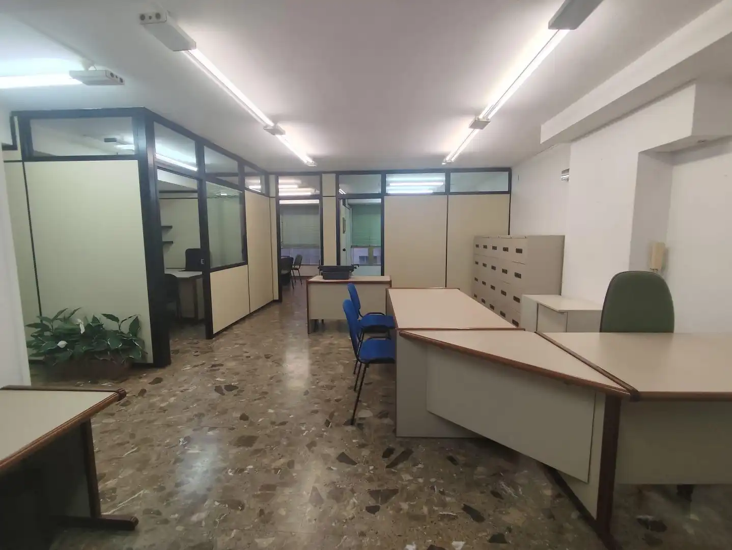 Oficina de lloguer en Zaragoza amb Aire condicionat, Calefacció i Moblat