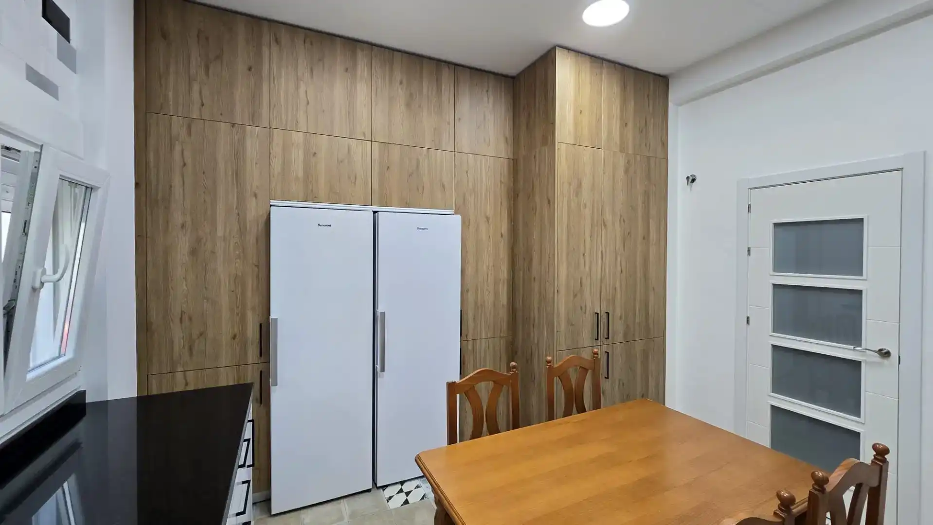 Küche von Wohnung zur Miete in Sevilla mit Klimaanlage, Privatgarten und Möbliert