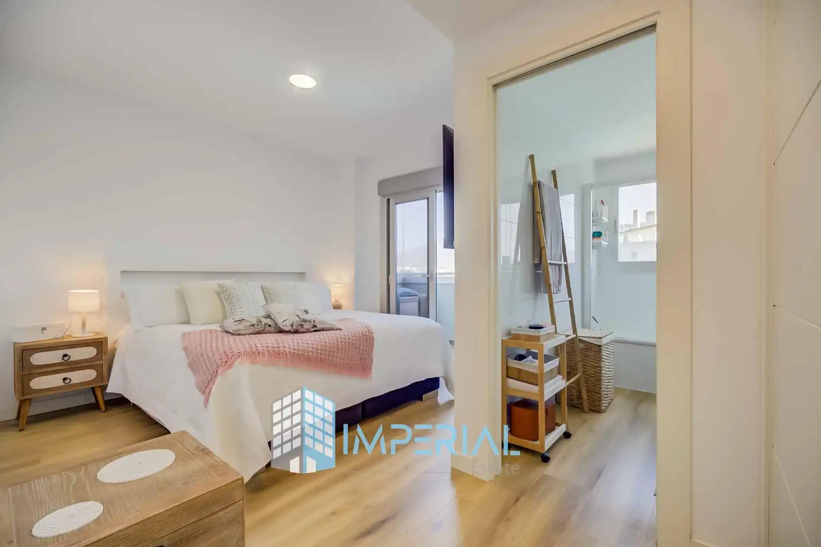 Bedroom of Flat for sale in Fuengirola  with Air Conditioner, Heating and Terrace