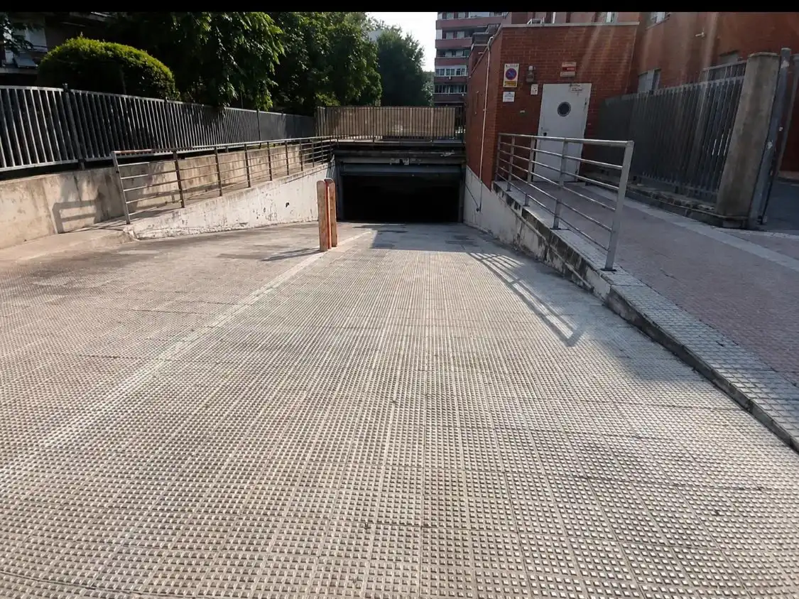 Garatge de lloguer a Calle Milán, 6, Veredillas