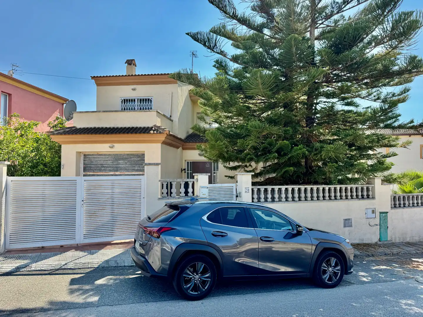 Vista exterior de Casa o xalet en venda en El Vendrell amb Jardí privat, Terrassa i Piscina