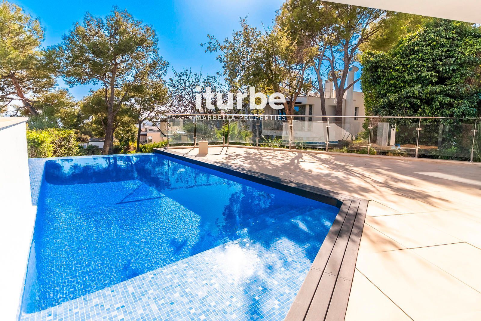 Exterior view of House or chalet for sale in Marbella  with Air Conditioner, Heating and Private garden