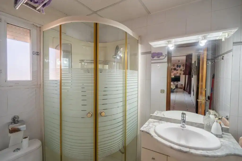 Baño de Casa o chalet en venta en Flix con Calefacción, Piscina y Amueblado