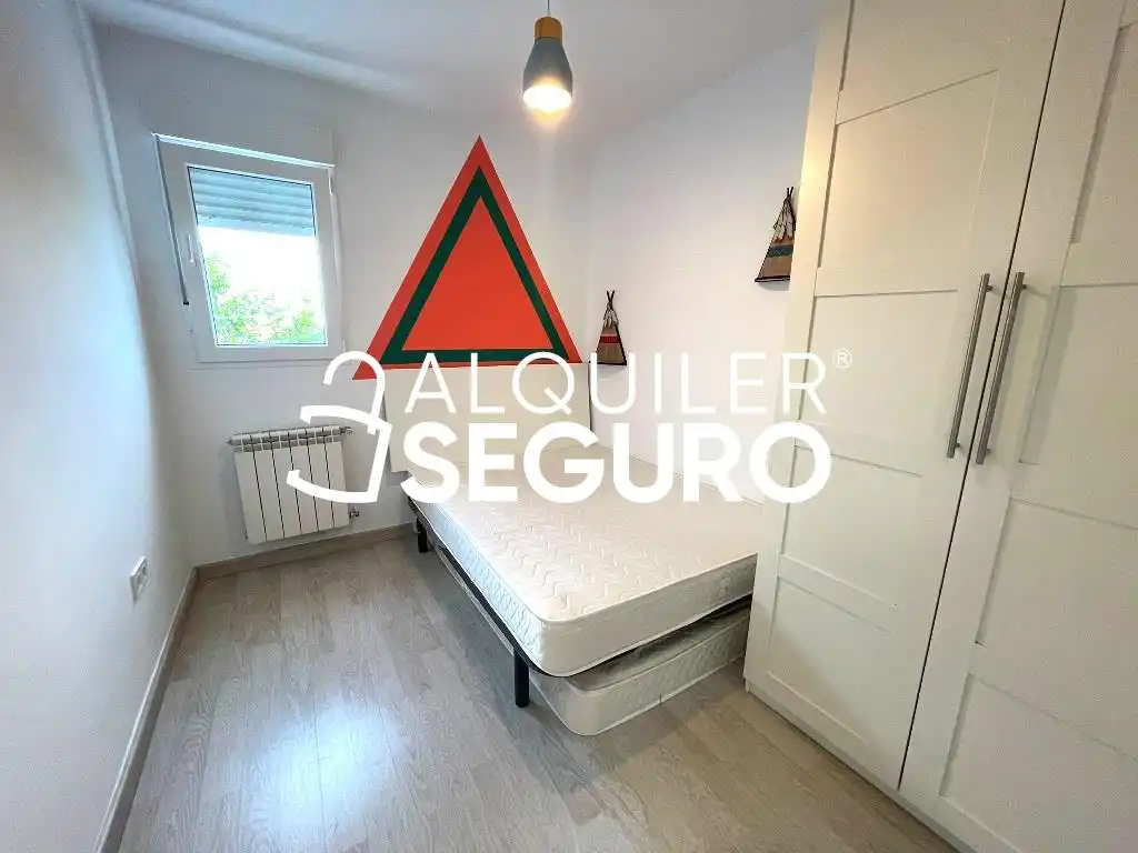 Schlafzimmer von Wohnung zur Miete in Madrid mit Klimaanlage und Heizung