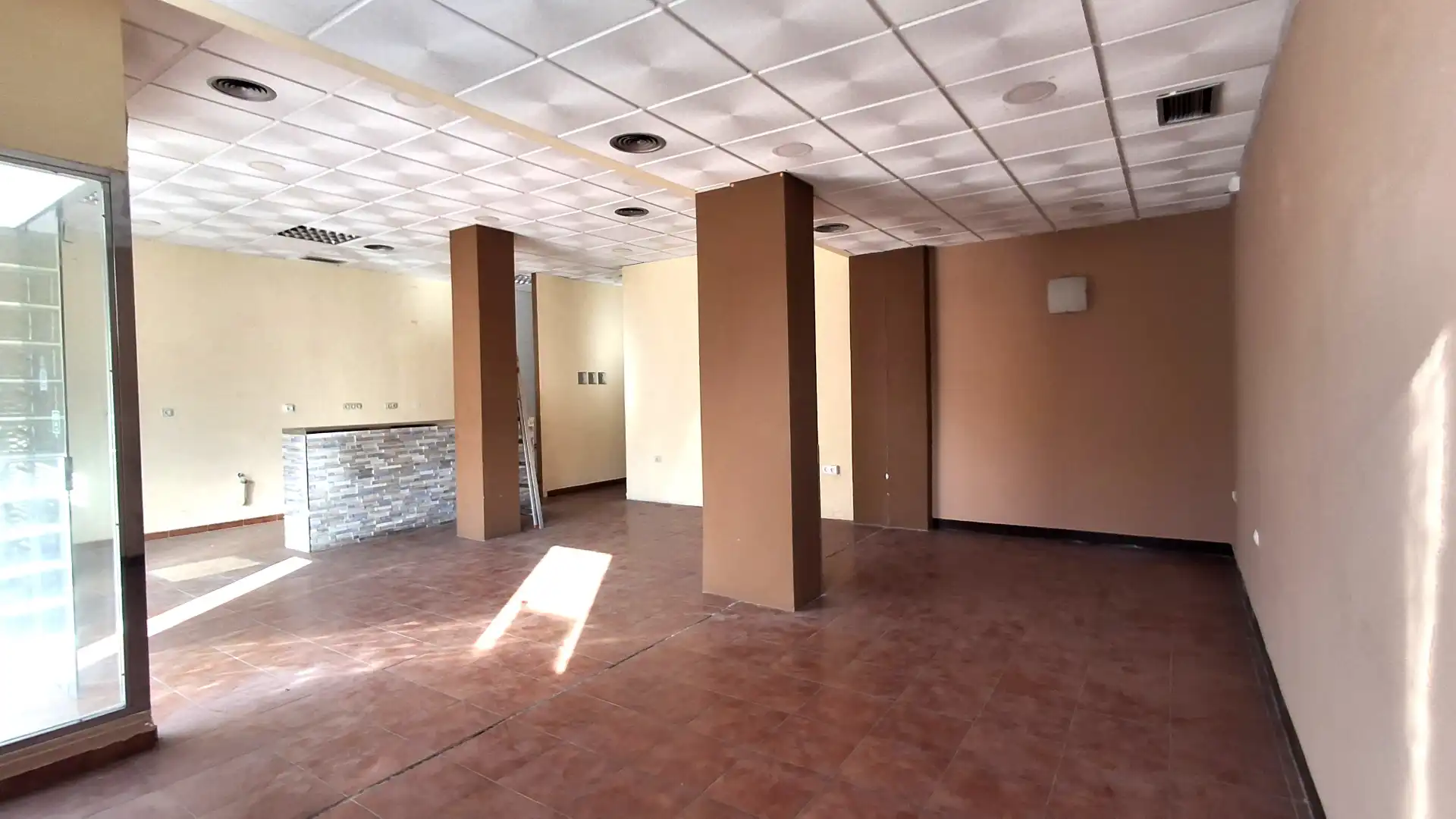 Local comercial en venda a Avenida Clara Campoamor 20, imagen 3