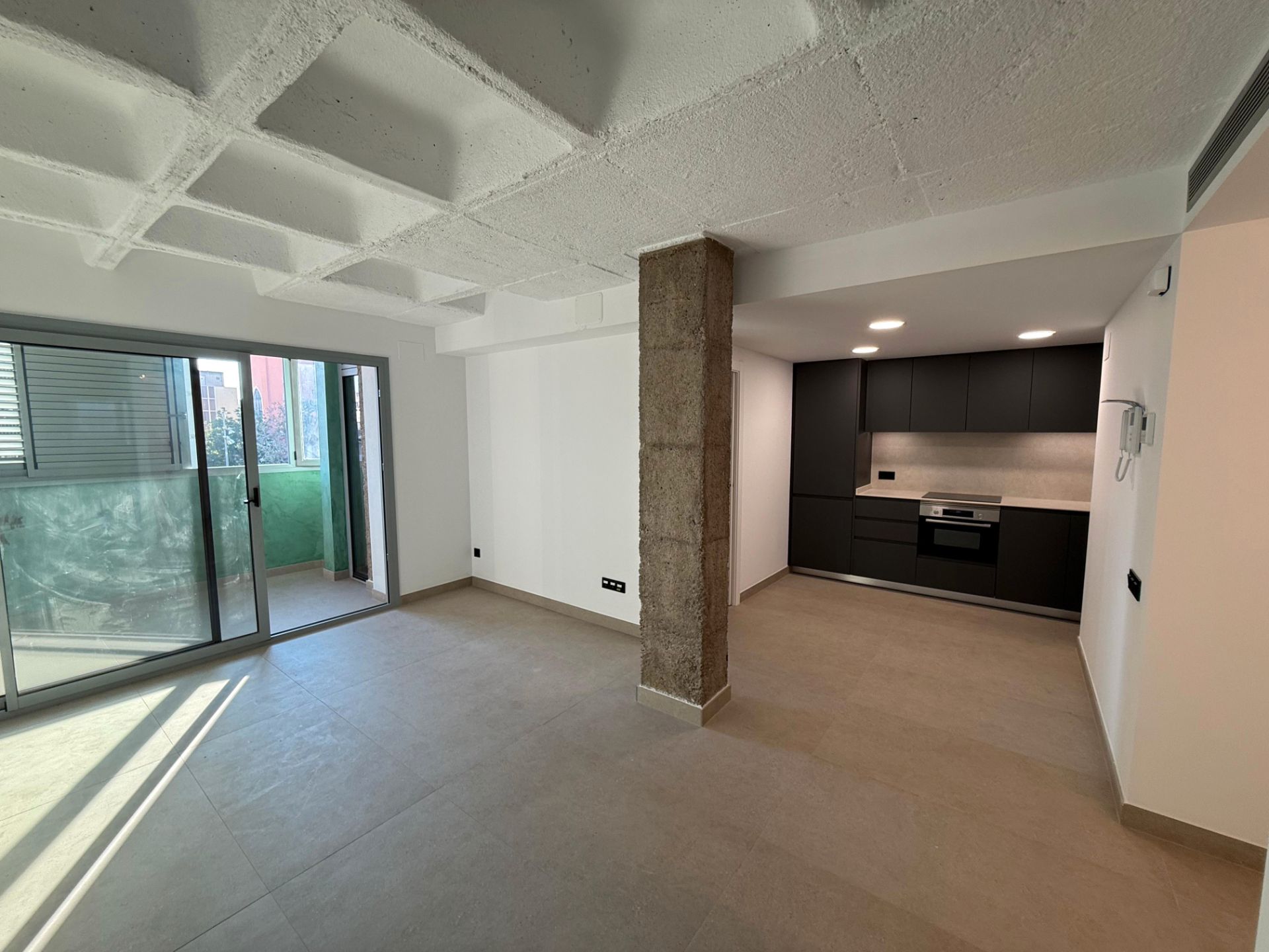 Flat for sale in Granollers  with Air Conditioner, Heating and Microwave