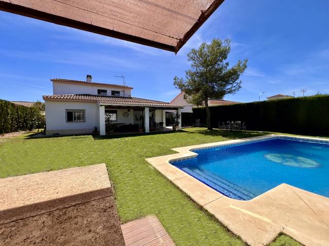 Casa-chalet en Venta en Calle Desmarojadores en Ramal de Espartinas