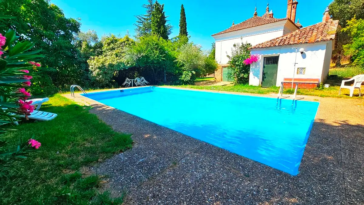 Piscina de Casa o chalet en venta en Aracena con Jardín privado, Terraza y Trastero