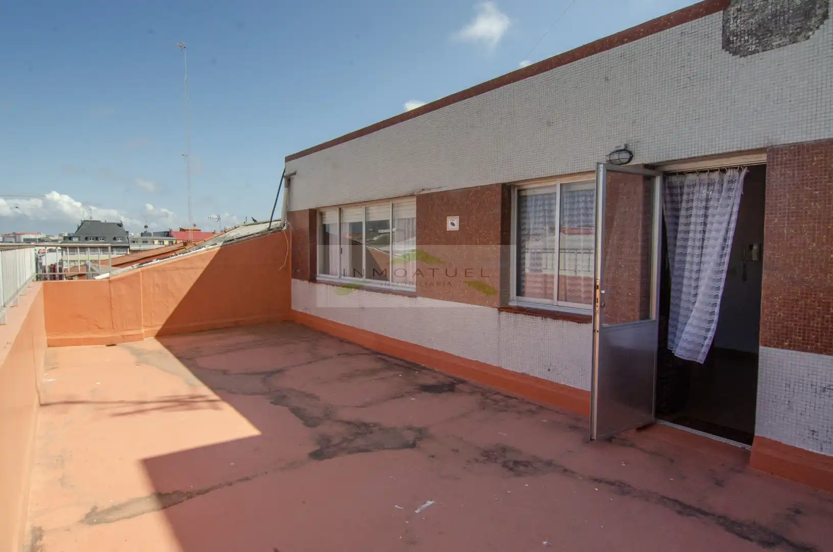 Außenansicht von Wohnung zur Miete in A Coruña Capital  mit Heizung, Parkett und Terrasse