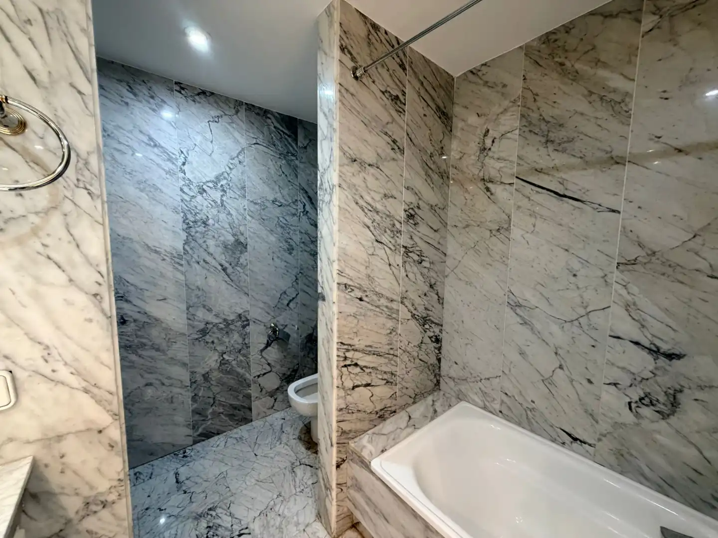 Bathroom of Flat for rent in Marbella  with Air Conditioner, Terrace and Storage room