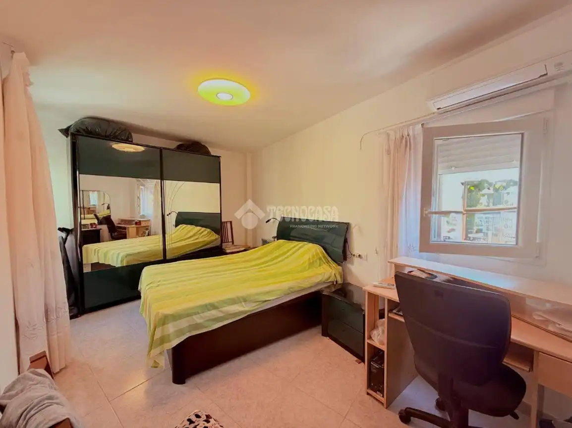 Schlafzimmer von Wohnung zum Verkauf in Mislata mit Klimaanlage und Balkon