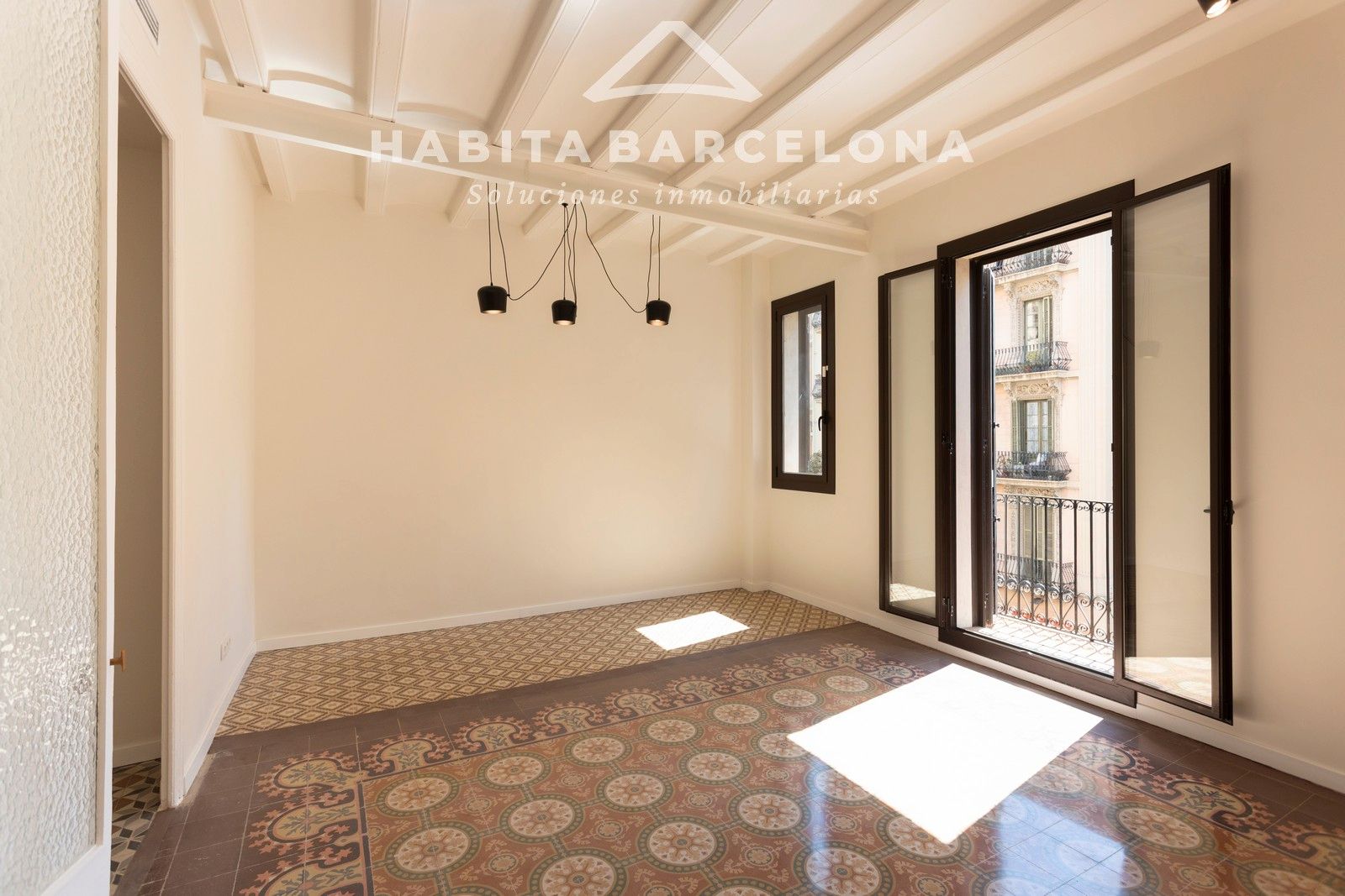 Vista exterior de Pis en venda en  Barcelona Capital amb Aire condicionat, Calefacció i Parquet