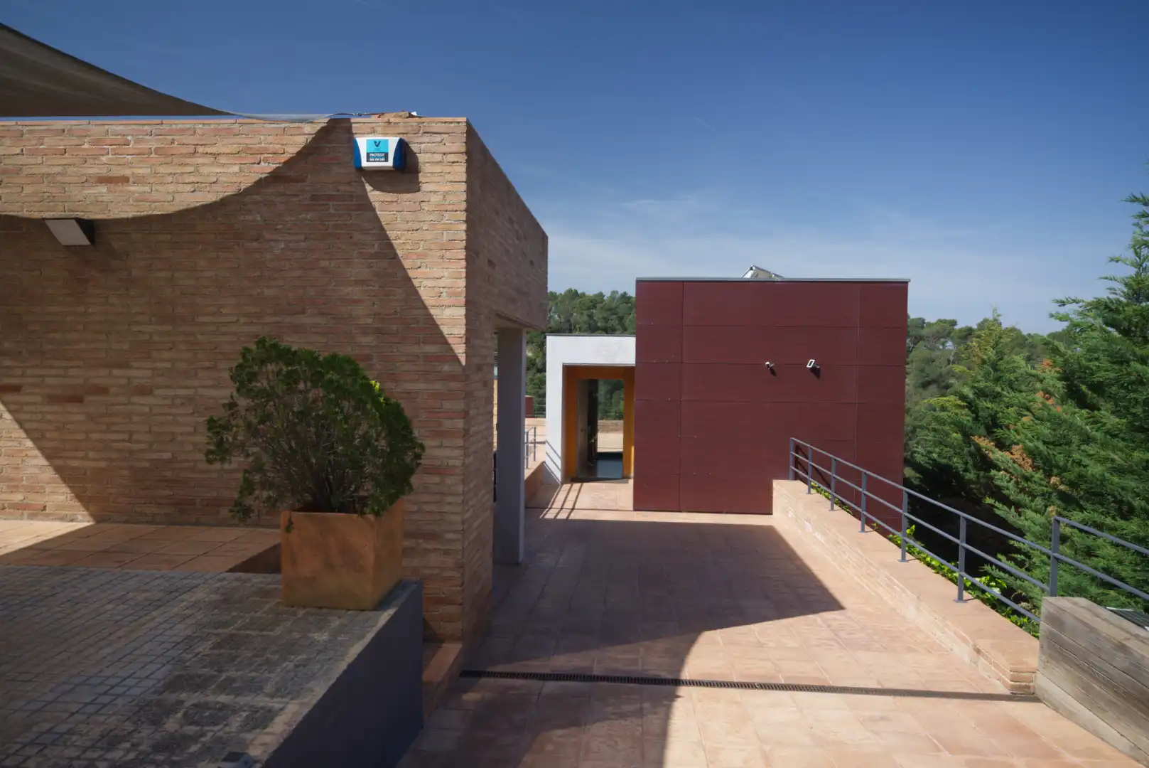 Außenansicht von Haus oder Chalet zum Verkauf in Sant Cugat del Vallès mit Klimaanlage, Heizung und Privatgarten