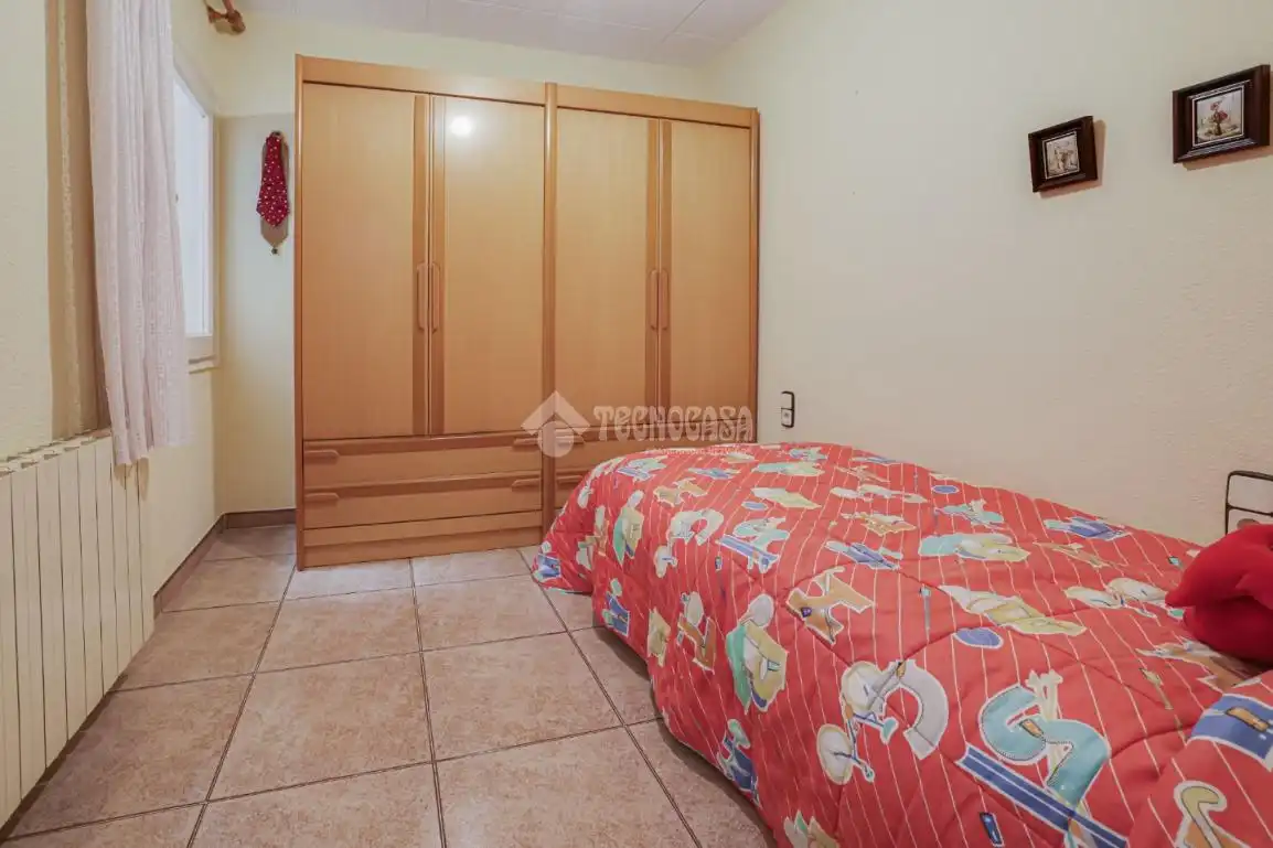 Schlafzimmer von Einfamilien-Reihenhaus zum Verkauf in Terrassa mit Terrasse