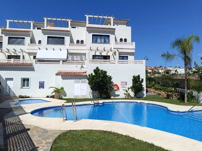 Exterior view of Single-family semi-detached for sale in Estepona  with Air Conditioner and Terrace