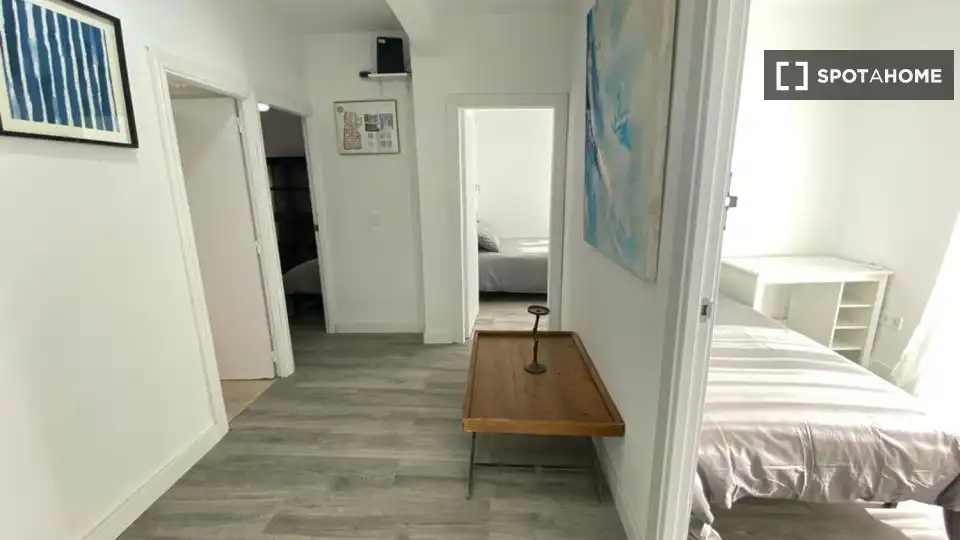 Flat for share in Madrid  with Air Conditioner, Terrace and Furnished
