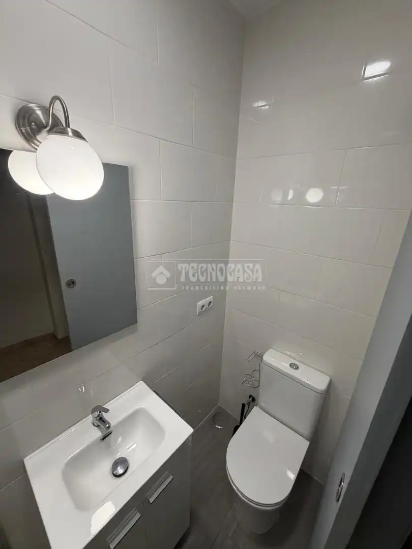 Badezimmer von Dachboden zum Verkauf in Sevilla