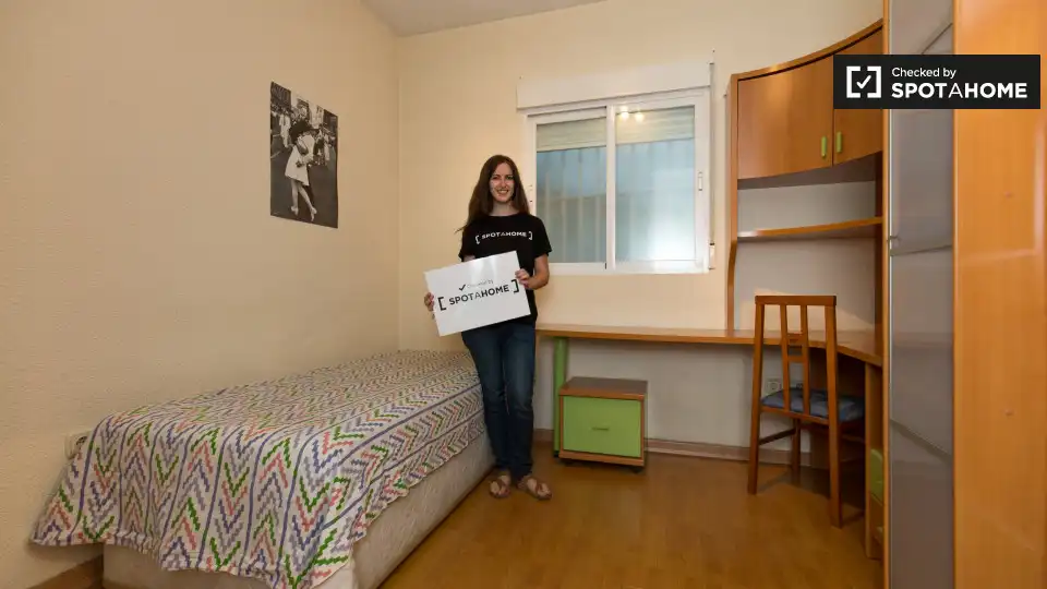 Room in Granada, Granada