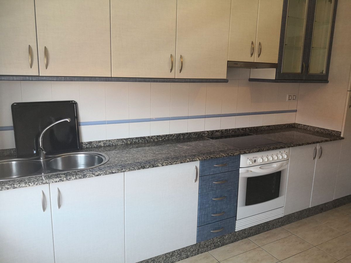 Kitchen of Flat to rent in A Laracha    with Heating