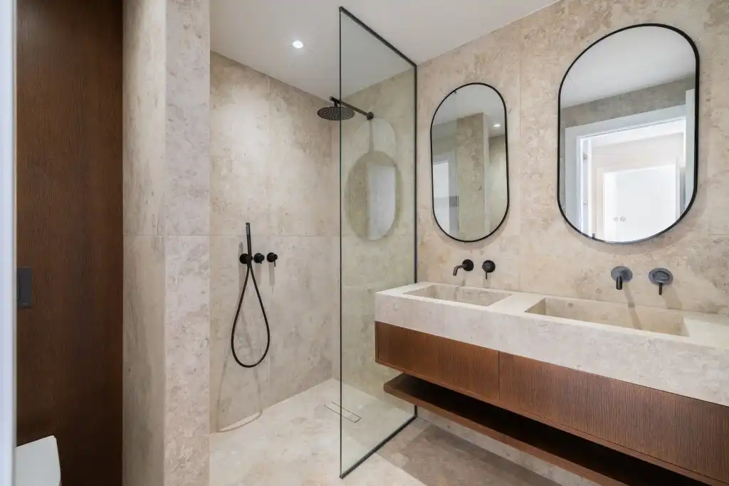 Badezimmer von Einfamilien-Reihenhaus zum Verkauf in  Palma de Mallorca mit Klimaanlage, Heizung und Terrasse