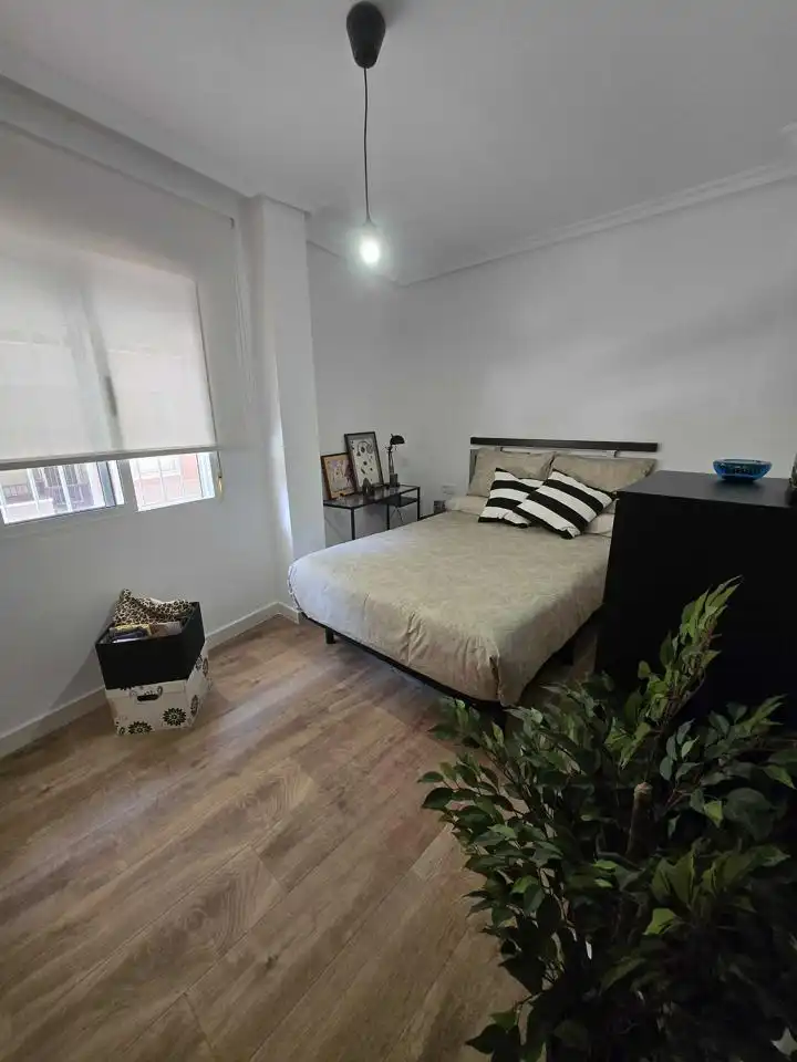 Bedroom of Flat for sale in Torrevieja  with Furnished