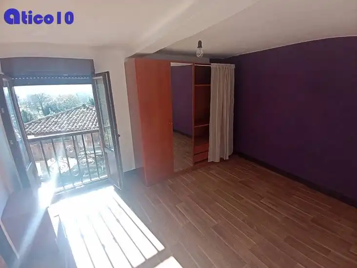 Habitación de Casa adosada en venta en Siero