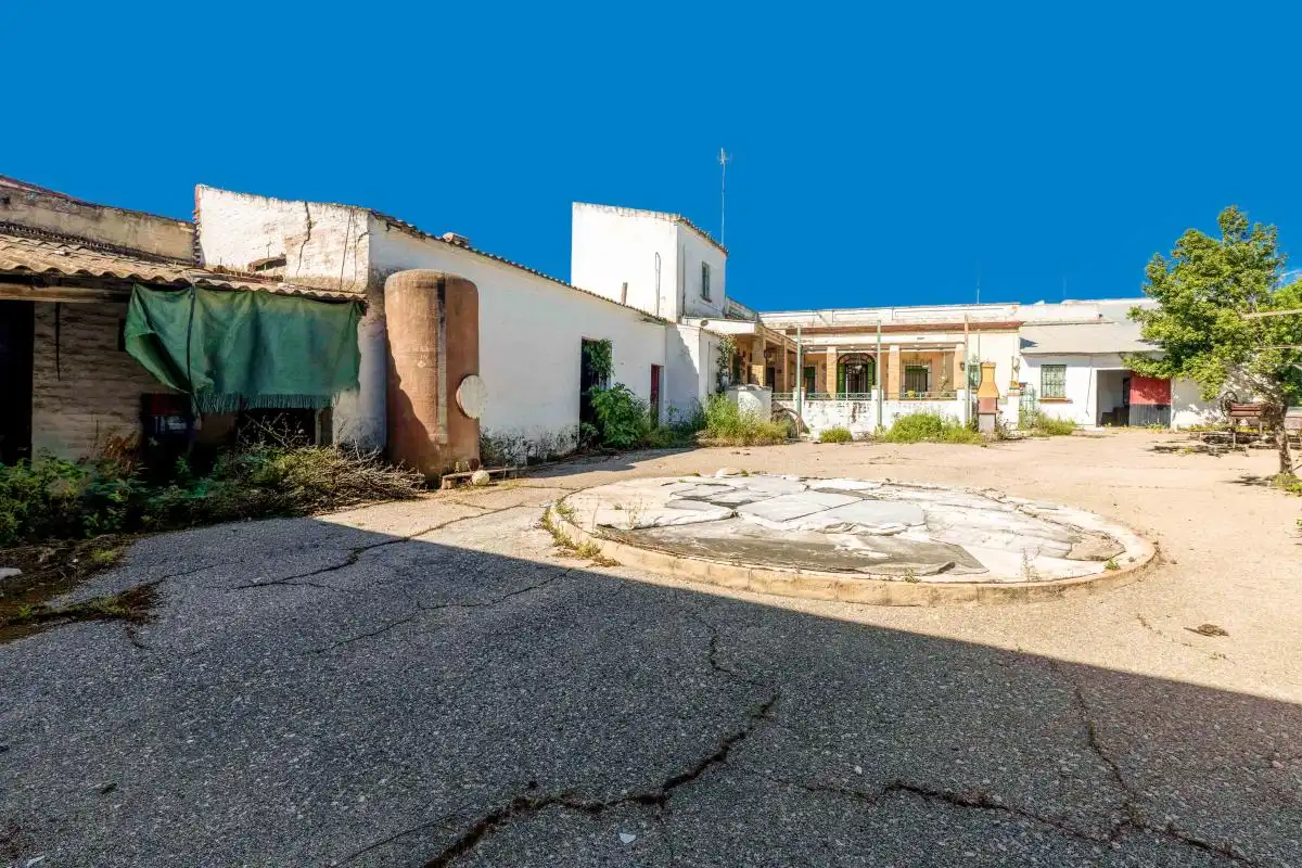 Vista exterior de Casa adosada en venta en Villanueva del Ariscal con Aire acondicionado, Calefacción y Terraza