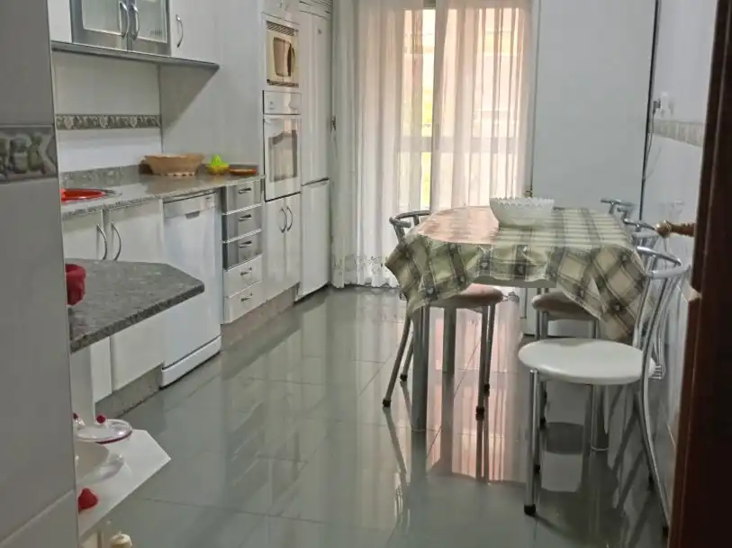 Appartamento con ascensore in affitto a Calle los Claveles 15, imagen 2