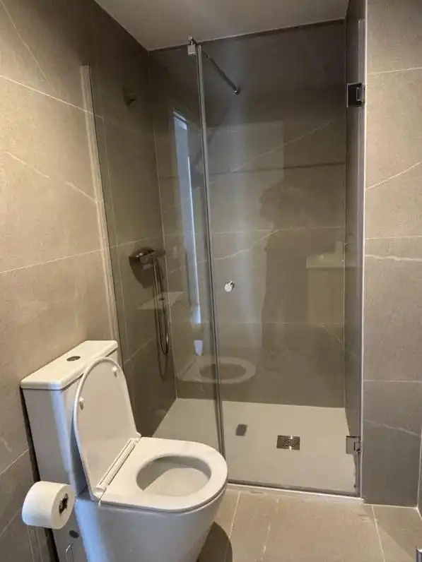 Badezimmer von Dachboden zur Miete in Ortigueira mit Privatgarten, Abstellraum und Möbliert