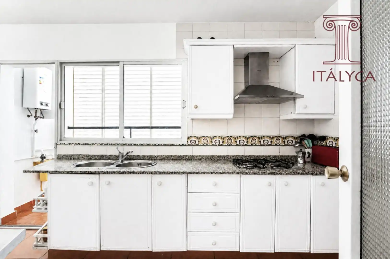Kitchen of Flat for sale in Sevilla  with Air Conditioner, Heating and Terrace
