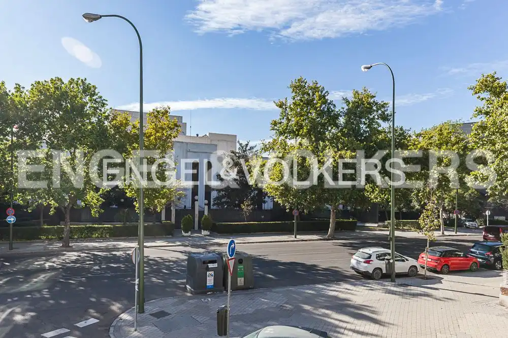 Außenansicht von Wohnung zur Miete in Madrid mit Klimaanlage und Heizung