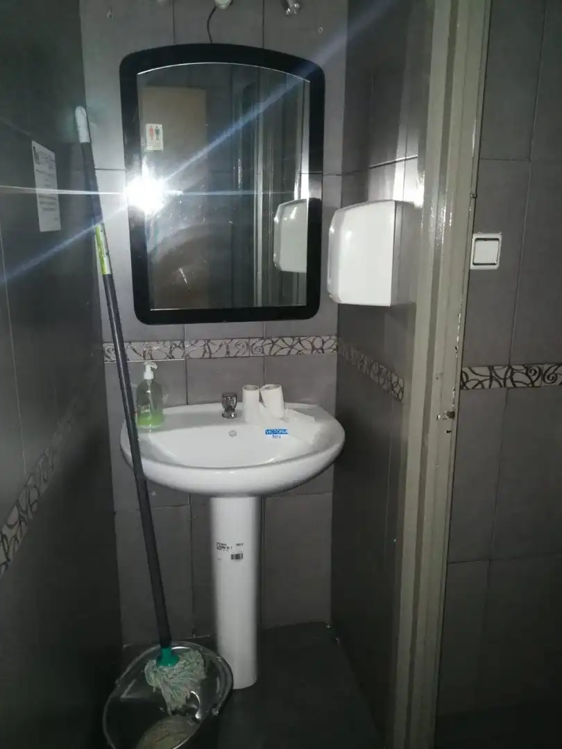Local comercial en venda a Instituts - Universitat, imagen 16
