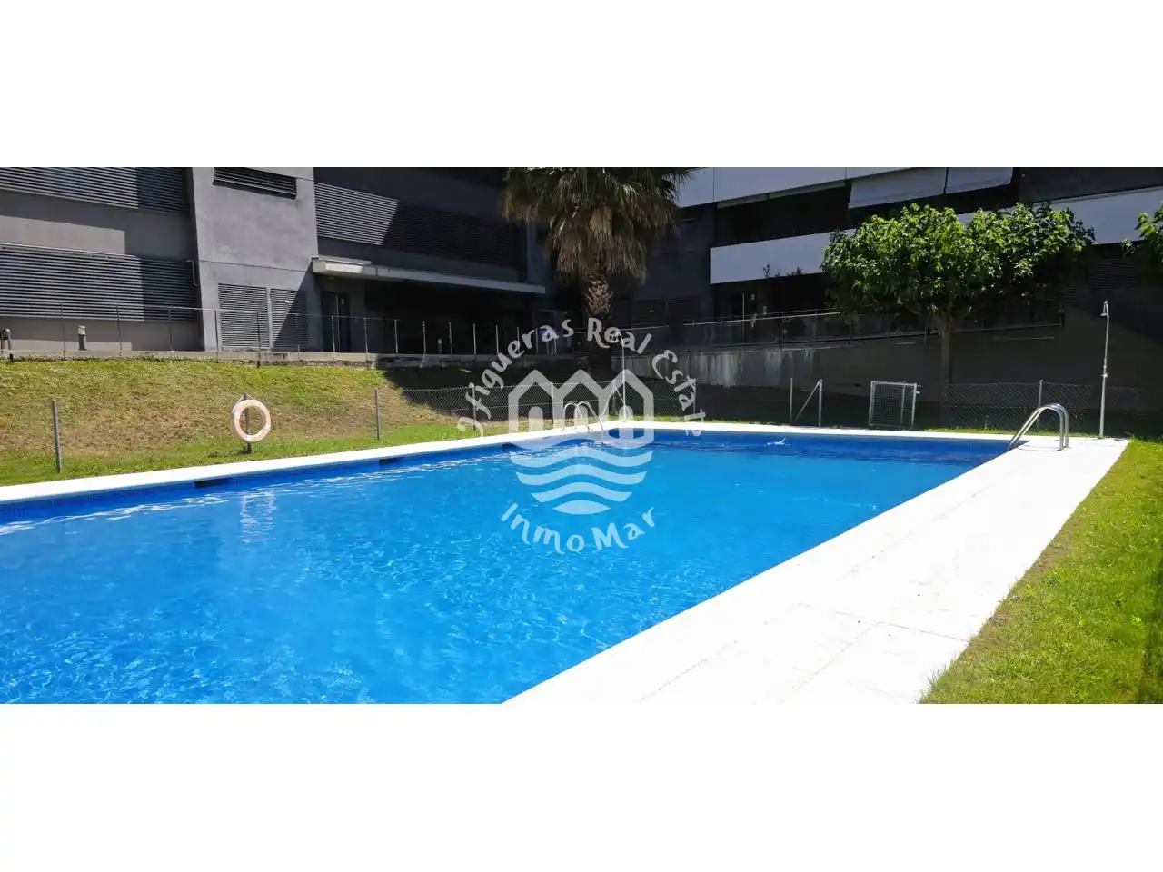 Piscina de Dúplex en venda en Terrassa amb Aire condicionat, Calefacció i Parquet
