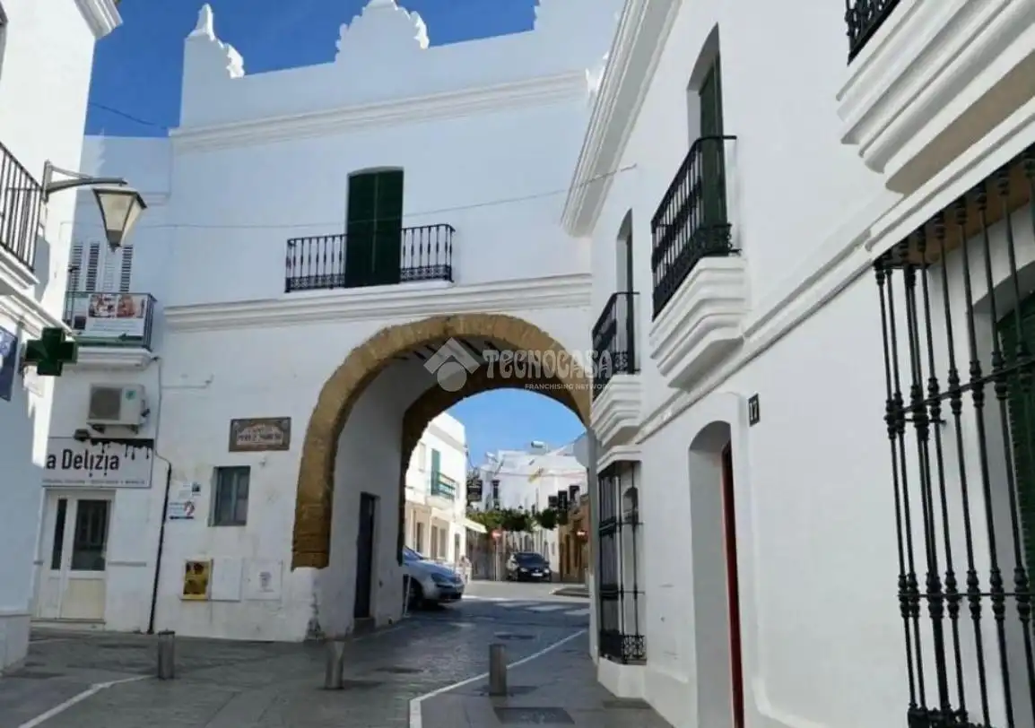 Vista exterior de Àtic en venda en Conil de la Frontera amb Terrassa i Balcó