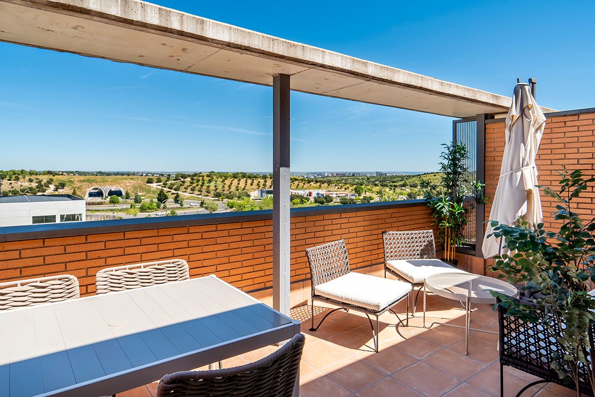 Attic to rent in Calle de Isabel Clara Eugenia, 37, Sanchinarro