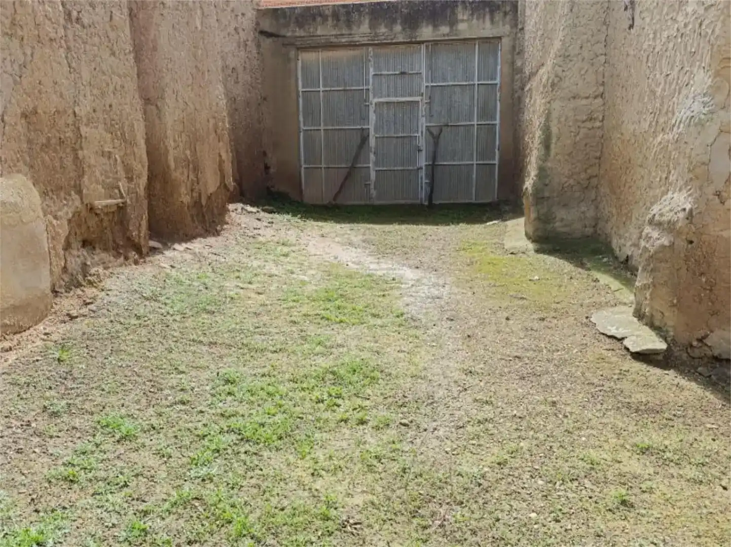 Piso en venta en Roales de Campos con Jardín privado, Amueblado y Balcón